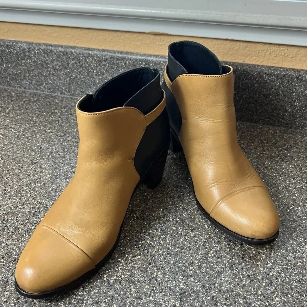 Wolverine 1000 Mile Ankle Bootie Block Heel Tan Black Leather Womens 8.5 Slip On